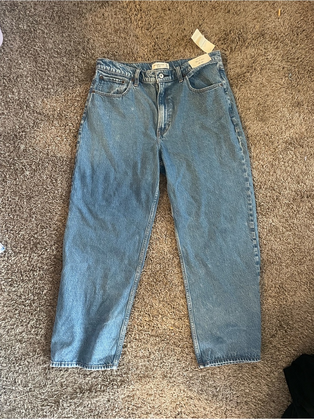 Abercrombie The Loose Jeans NWT short length